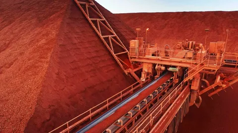 خاک سرخ صنعتی غنی از مواد معدنی مفید